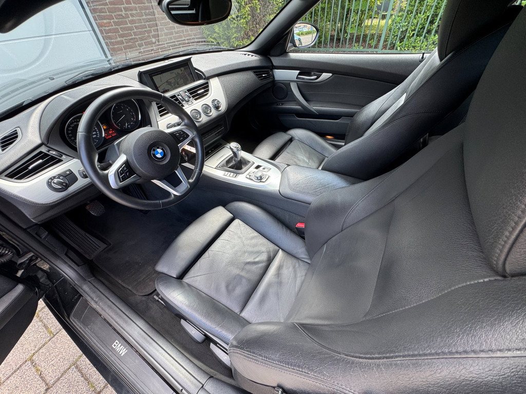 BMW Z4 Roadster SDrive23i Executive|Sportstoel|Leer|Nav|Stoelverw| 54227590-1.jpg | Vissers Automotive