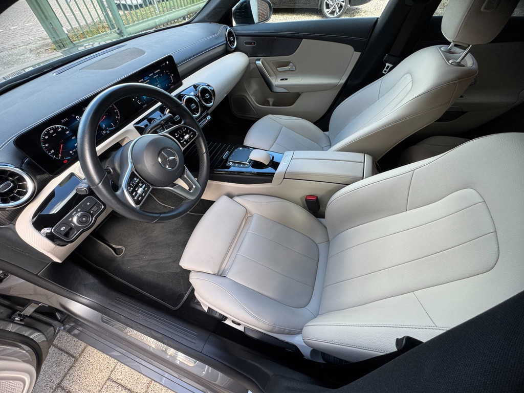 Mercedes-Benz CLA Shooting Brake 200 Luxury Line|Trekhaak|Leer|Camera| 56334378-1.jpg | Vissers Automotive